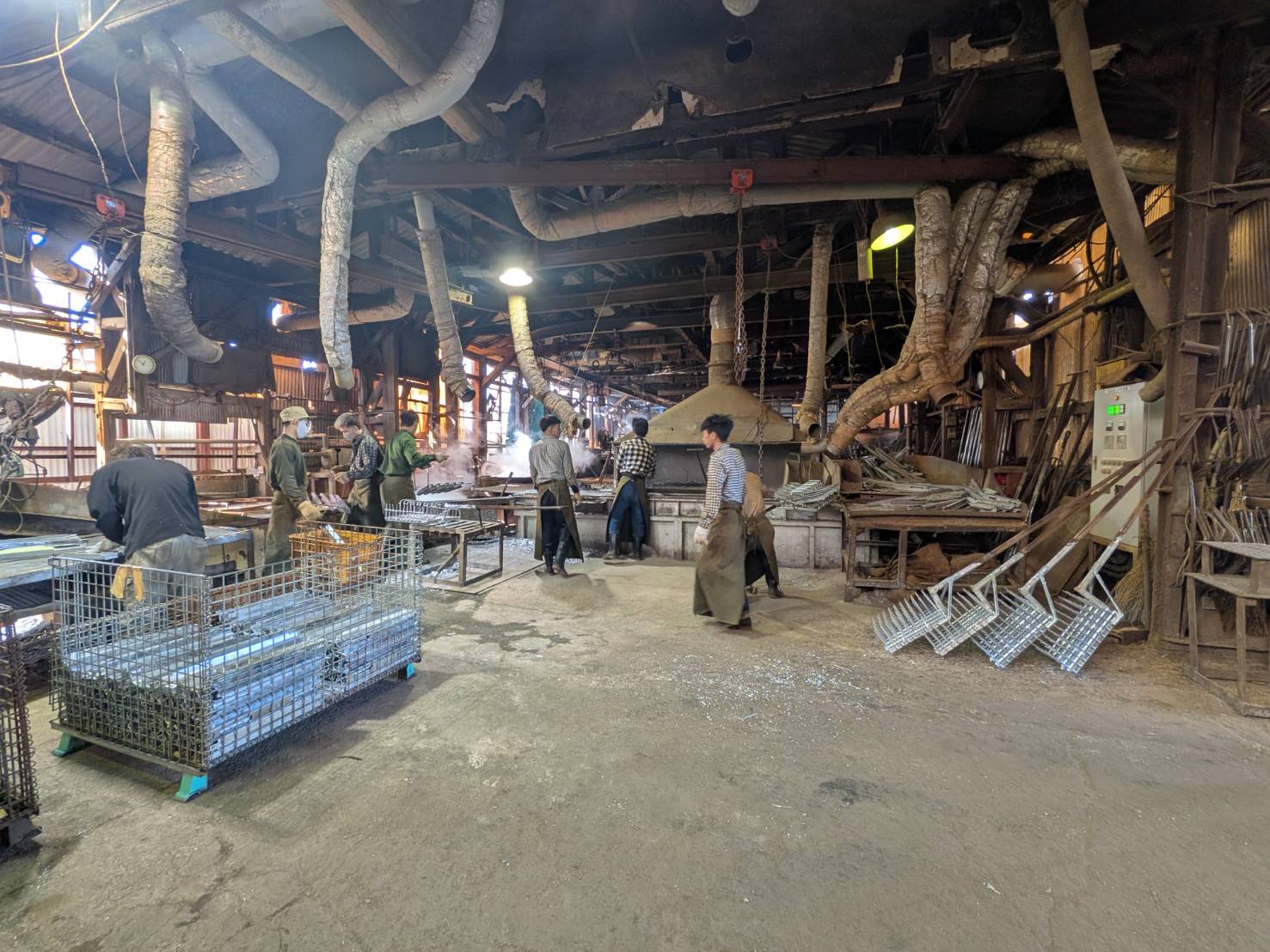 ユーアイ工業　工場内